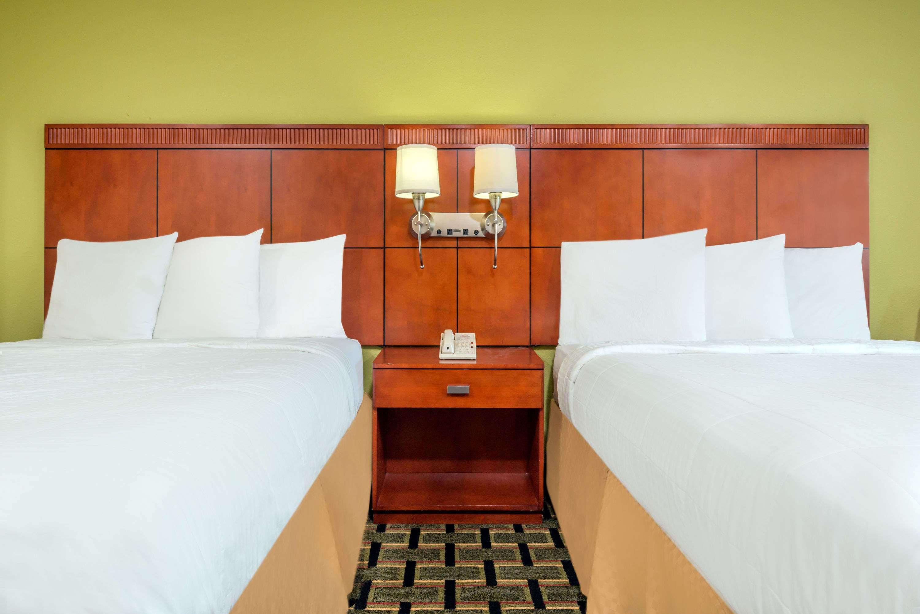 Days Inn By Wyndham Knoxville East Εξωτερικό φωτογραφία
