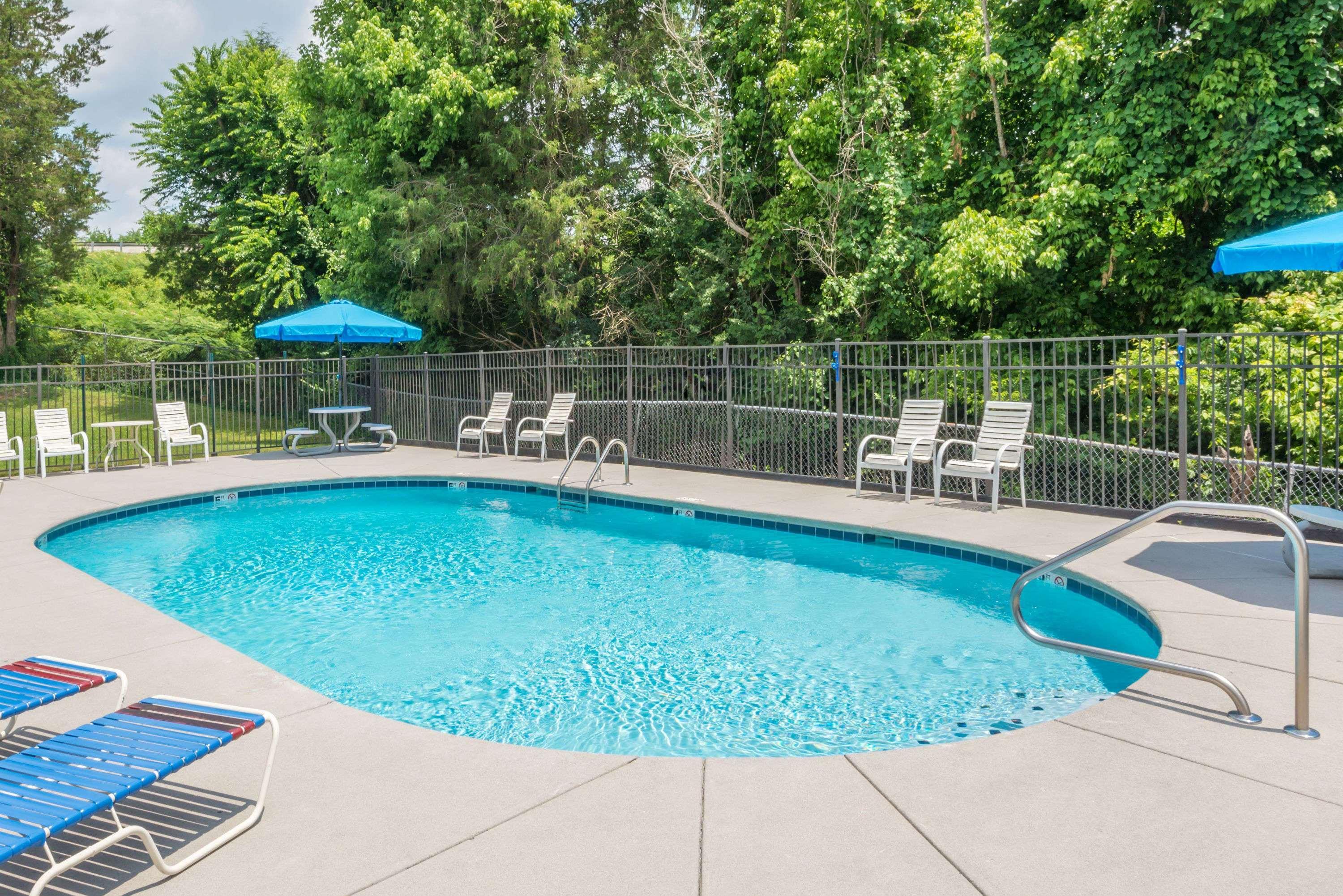 Days Inn By Wyndham Knoxville East Εξωτερικό φωτογραφία