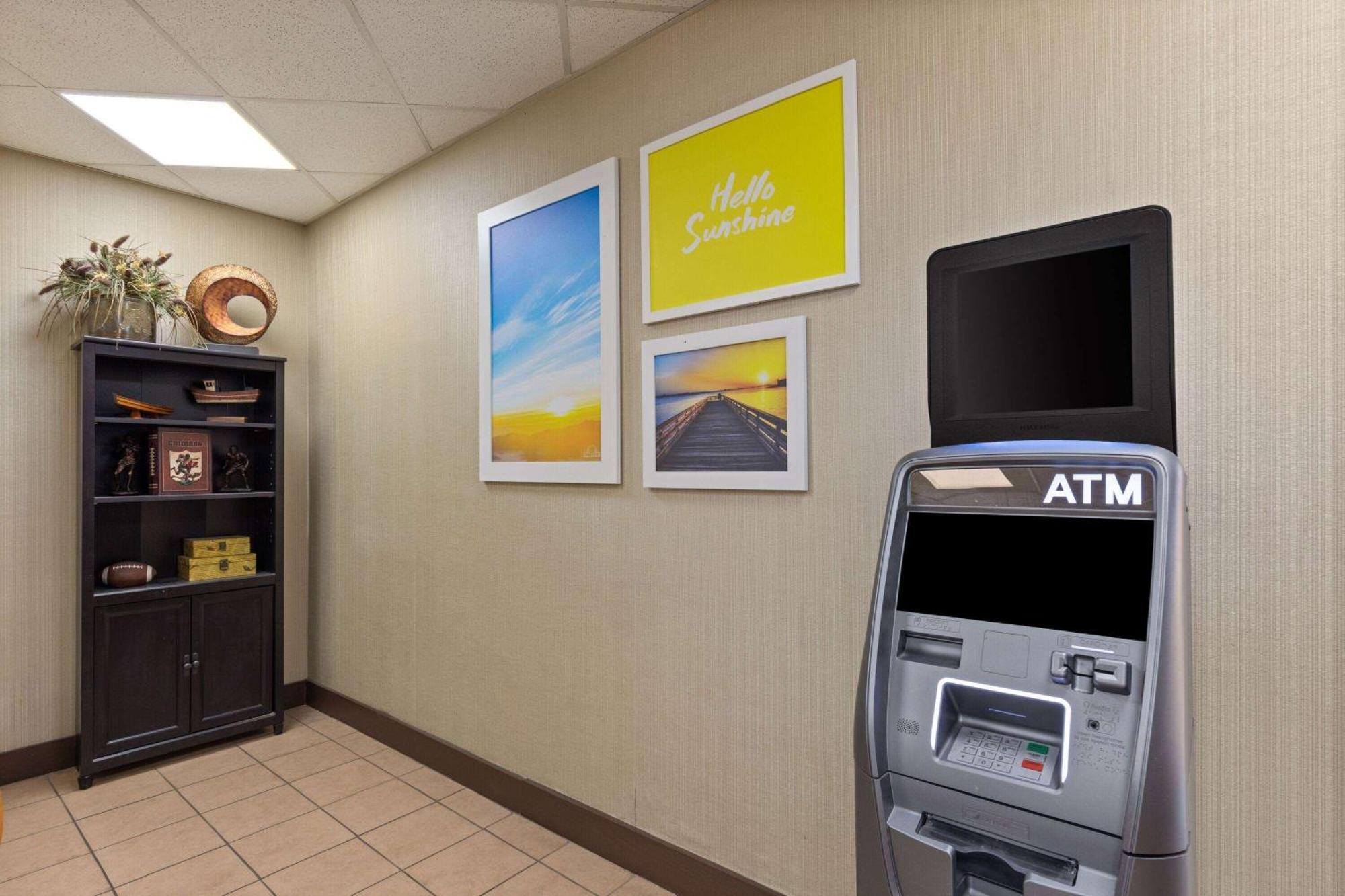 Days Inn By Wyndham Knoxville East Εξωτερικό φωτογραφία