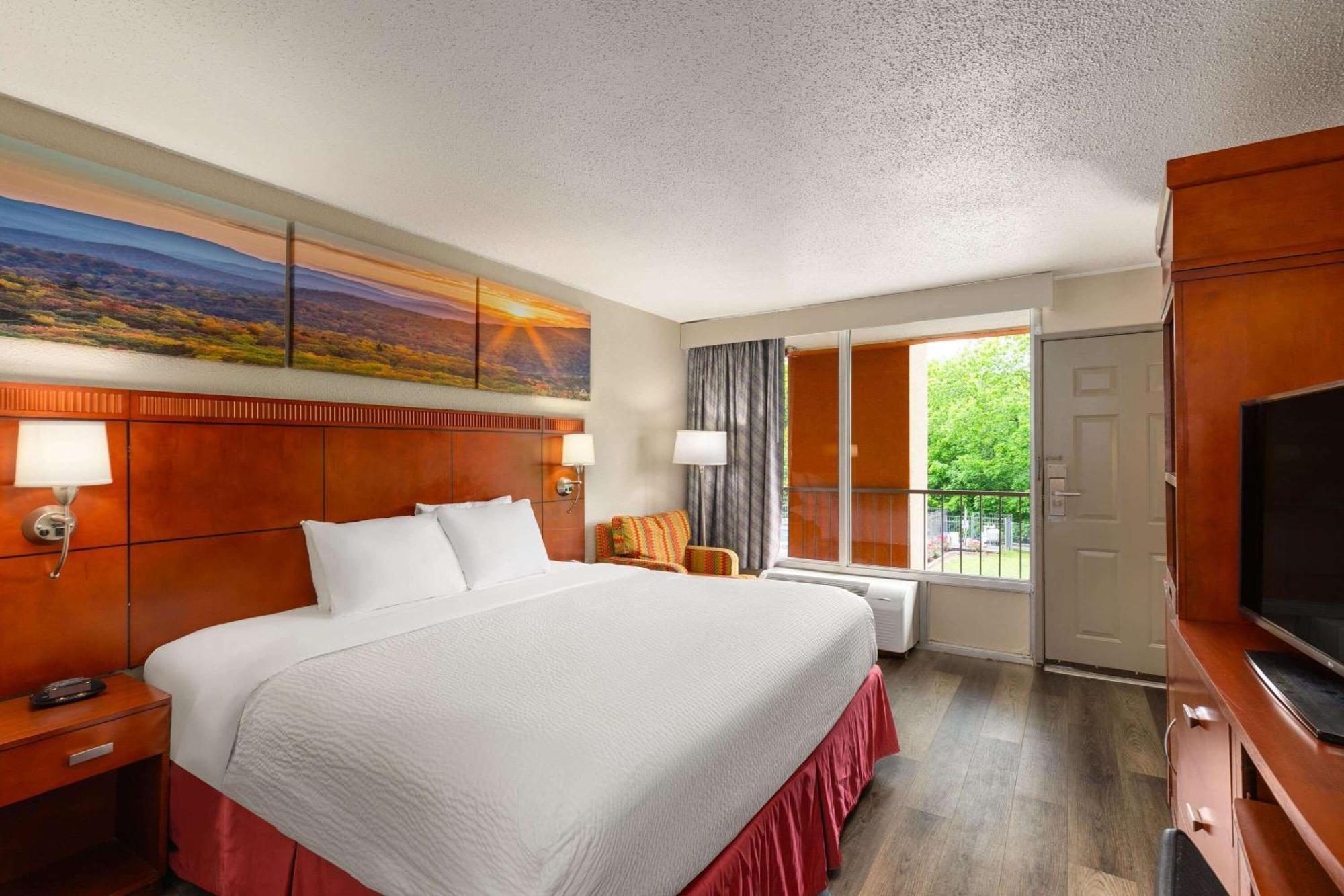 Days Inn By Wyndham Knoxville East Εξωτερικό φωτογραφία